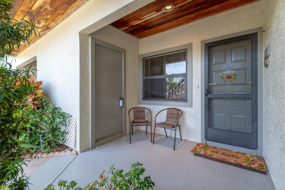 6295 Charleston, Hobe Sound, FL 33455