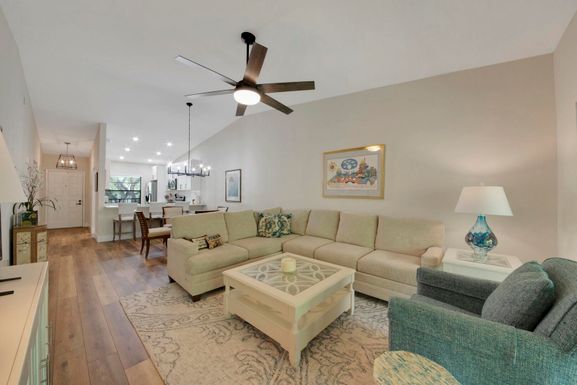 1601 Sabal Ridge F, Palm Beach Gardens, FL 33418