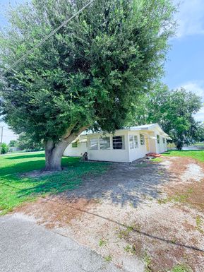 1025 Ash, Okeechobee, FL 34974