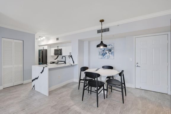 651 Okeechobee, West Palm Beach, FL 33401