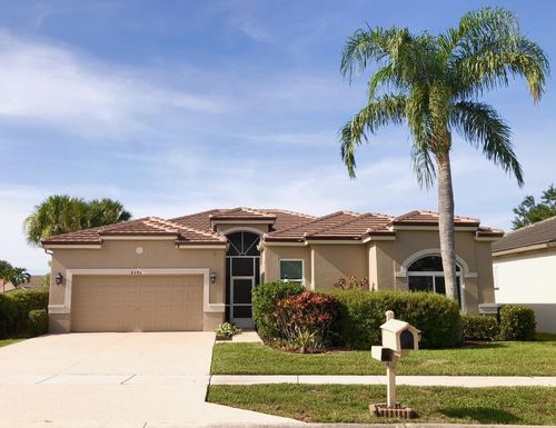 8480 Lake Cypress, Lake Worth, FL 33467