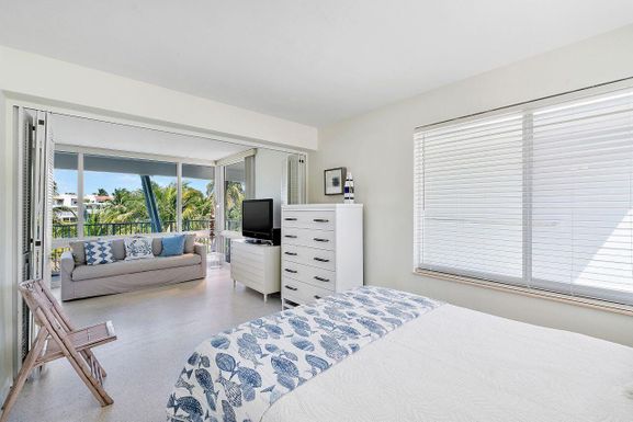 1221 Hillsboro Mile, Hillsboro Beach, FL 33062