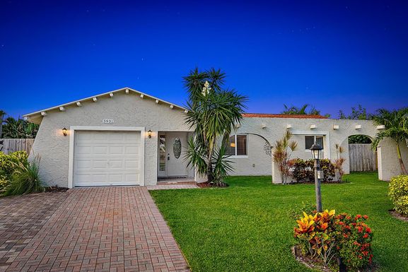 3931 Flag, Palm Beach Gardens, FL 33410