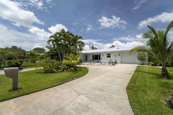 1906 Media, Jensen Beach, FL 34957