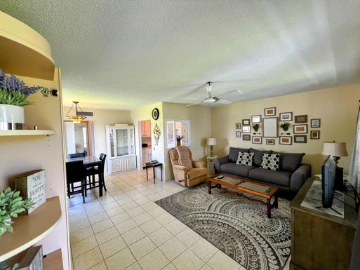 113 Easthampton E,, West Palm Beach, FL 33417