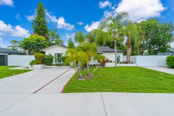 849 Royal Palm Beach, Royal Palm Beach, FL 33411