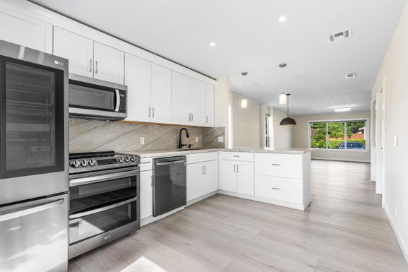 4627 Orleans, West Palm Beach, FL 33415