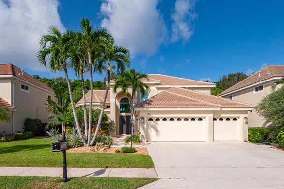 157 Oakwood, Palm Beach Gardens, FL 33410