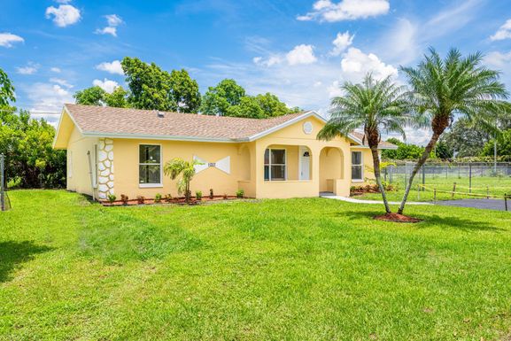 1017 Avenue I, Belle Glade, FL 33430