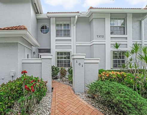 7372 Lake Meadow, Boynton Beach, FL 33437