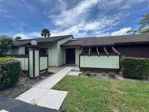 446 Knollwood, Royal Palm Beach, FL 33411
