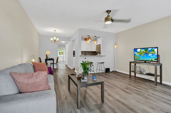 169 Oakridge L, Deerfield Beach, FL 33442