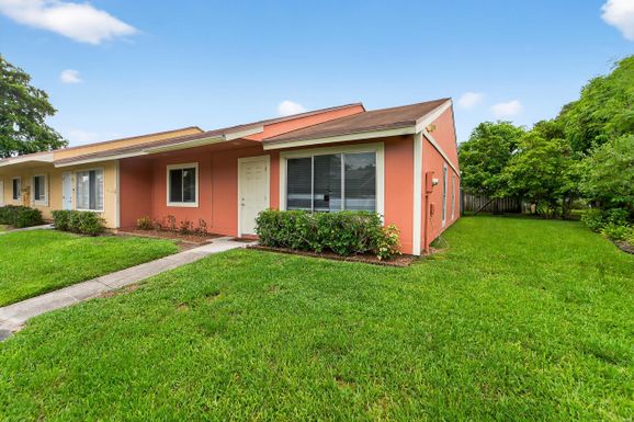 4739 Orleans, West Palm Beach, FL 33415
