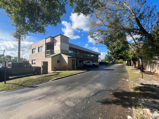 725 Port St Lucie, Port Saint Lucie, FL 34984