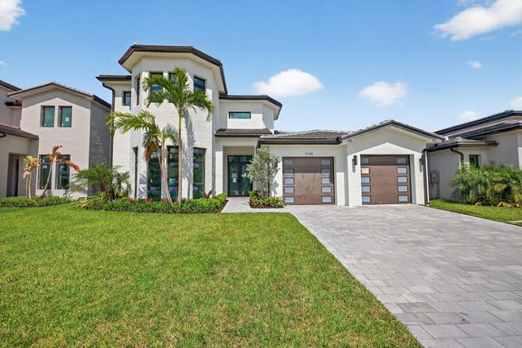 5746 Ashwood, Hollywood, FL 33312