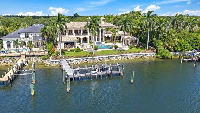 2330 Seven Oaks, Palm Beach Gardens, FL 33410