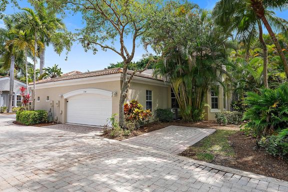 7719 Azalea, West Palm Beach, FL 33412