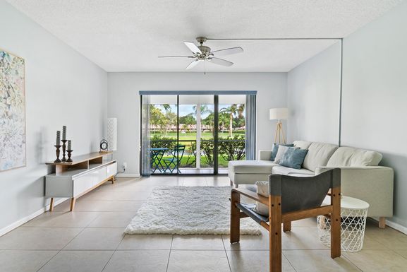 1113 Green Pine, West Palm Beach, FL 33409