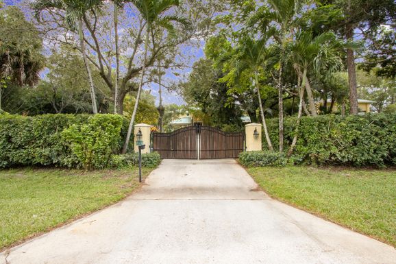 92 Squire, Wellington, FL 33414