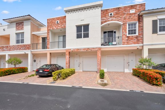 10560 Stephanie, Port Saint Lucie, FL 34987