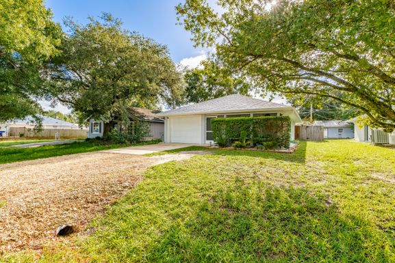 2130 87th, Vero Beach, FL 32966