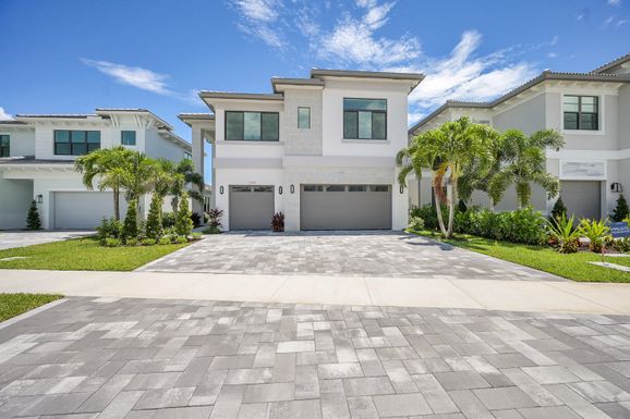 13198 Feathering, Palm Beach Gardens, FL 33412