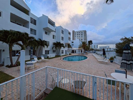 2860 14th St, Pompano Beach, FL 33062