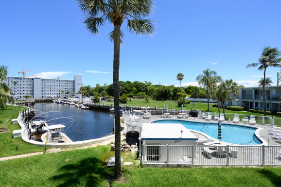 1445 15th, Deerfield Beach, FL 33441