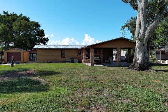 2096 Hunter, Okeechobee, FL 34974