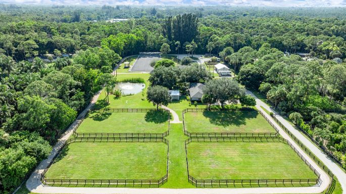 2763 W G Road, Loxahatchee, FL 33470