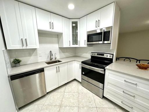 185 Burgundy D, Delray Beach, FL 33484