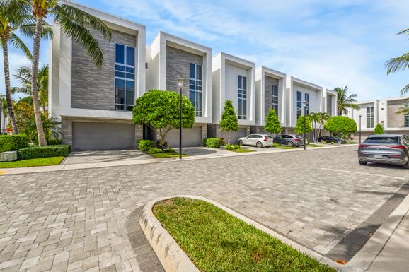 4030 18th, Boca Raton, FL 33431