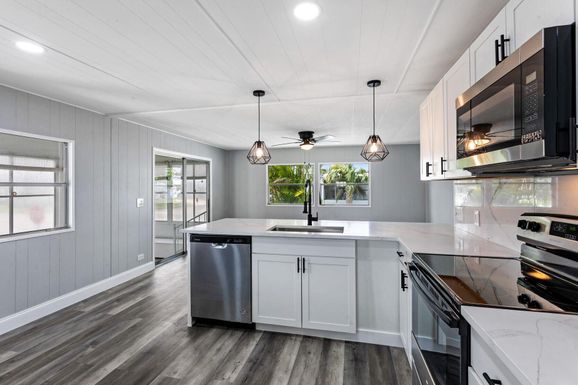 56011 Amparo Bay, Boynton Beach, FL 33436