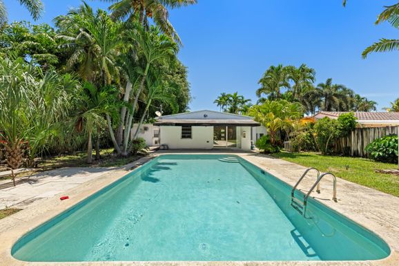 1637 Victoria Park, Fort Lauderdale, FL 33305