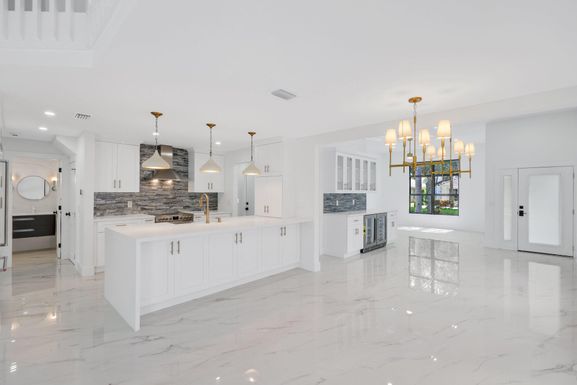 542 Canoe Pt, Delray Beach, FL 33444