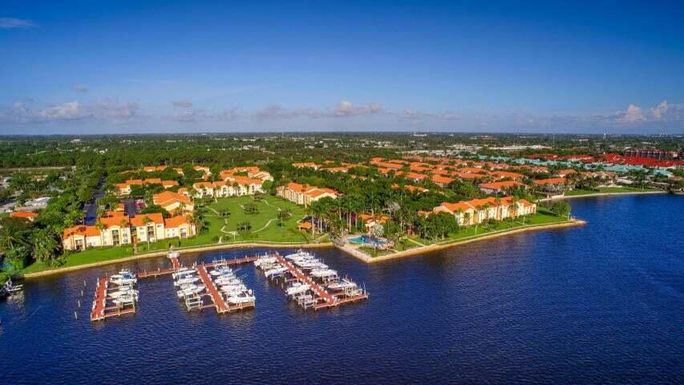 103 Yacht Club, Hypoluxo, FL 33462