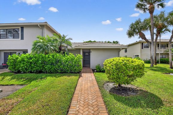 32 Stratford, Boynton Beach, FL 33436