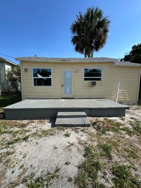 321 11th, Fort Pierce, FL 34950