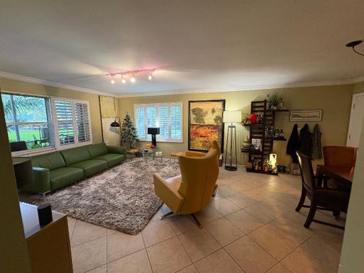 140 19, Wilton Manors, FL 33305