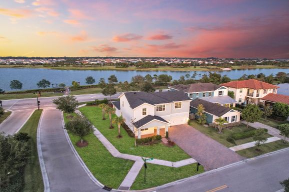 1168 Sterling Pine, Loxahatchee, FL 33470