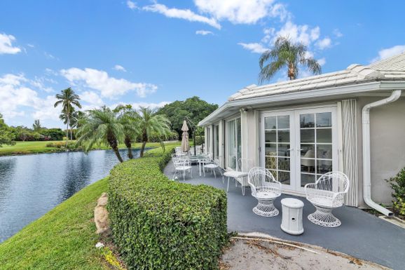 450 French Royale, Atlantis, FL 33462