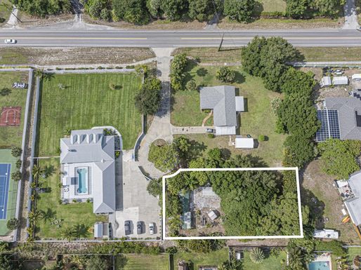445 9th, Vero Beach, FL 32962