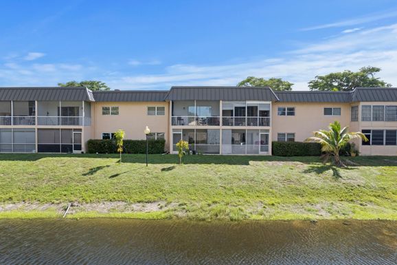 9374 3rd, Boca Raton, FL 33428