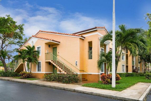 120 Yacht Club 108, Hypoluxo, FL 33462