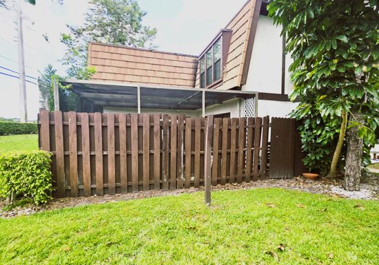 102 Weybridge, Royal Palm Beach, FL 33411