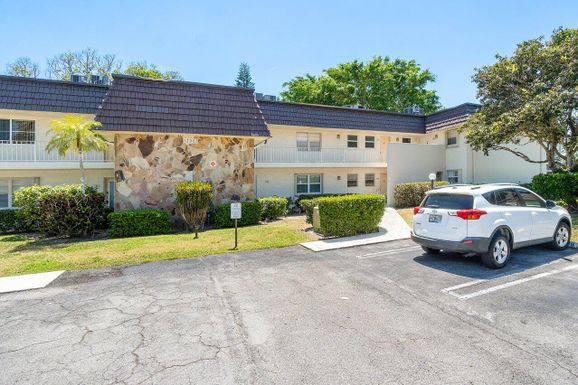 12003 Poinciana, Royal Palm Beach, FL 33411