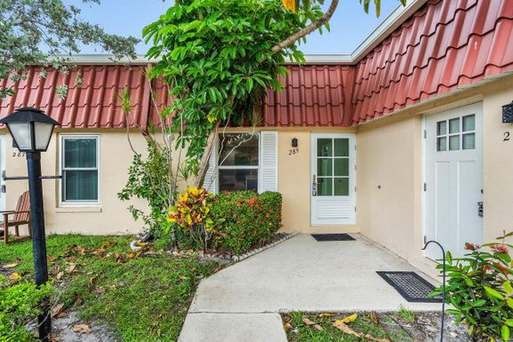 289 Cape Cod, Lake Worth, FL 33467