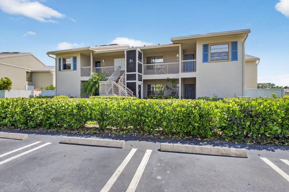21 Eastgate, Boynton Beach, FL 33436