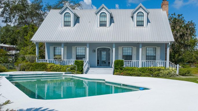 108 Saint Johns, Palatka, FL 32177