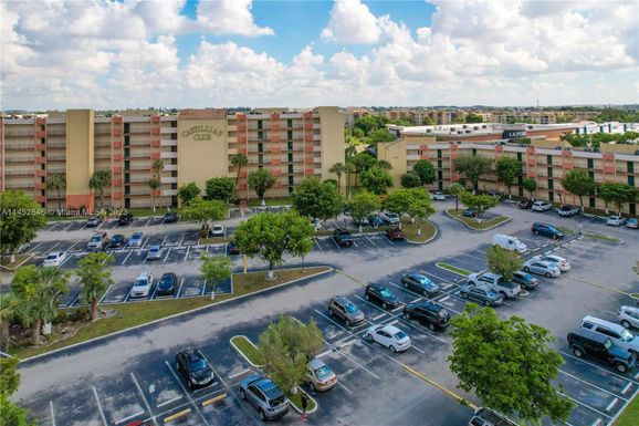 9405 Flagler, Miami, FL 33174